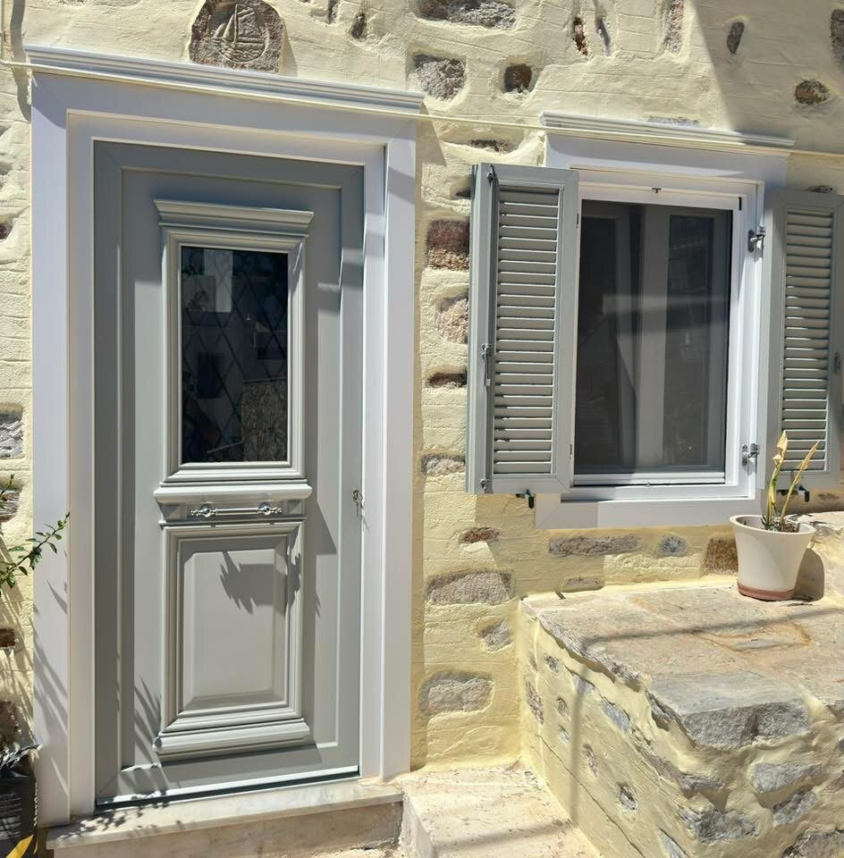 Ειδική κατασκευή σε γκρι απόχρωση